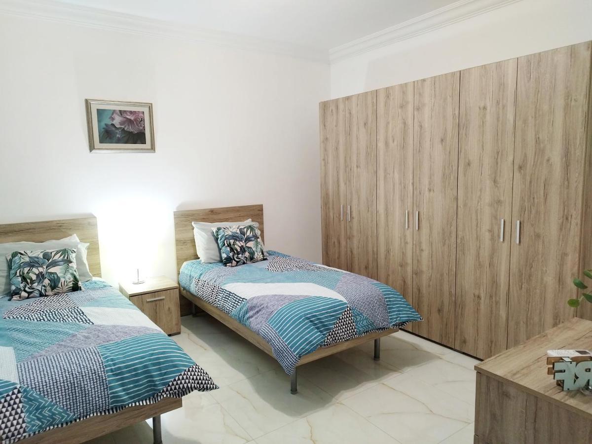 Large And Modern Apartment In The Centre Of Malta Mosta Exterior foto